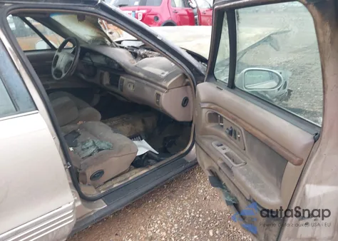 1995 Oldsmobile 98 Regency Elite z USA, uszkodzony, nr VIN 1G3CX52K5S4310127